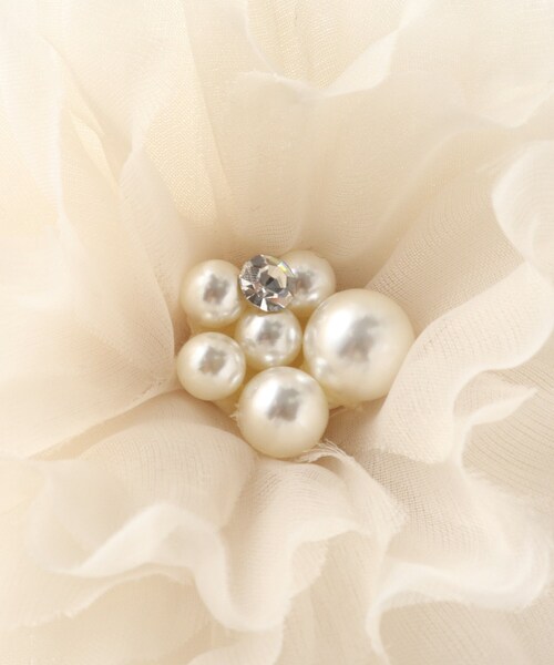 OPAQUE.CLIP（オペークドットクリップ）の「◆パール調飾り付きコサージュ（ブローチ/コサージュ・レディース・ネイビー/ライトベージュ・00）」の4枚目の写真