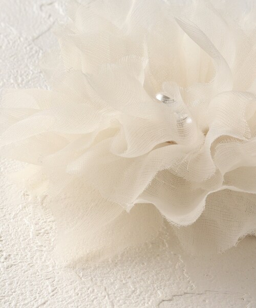 OPAQUE.CLIP（オペークドットクリップ）の「◆パール調飾り付きコサージュ（ブローチ/コサージュ・レディース・ネイビー/ライトベージュ・00）」の7枚目の写真