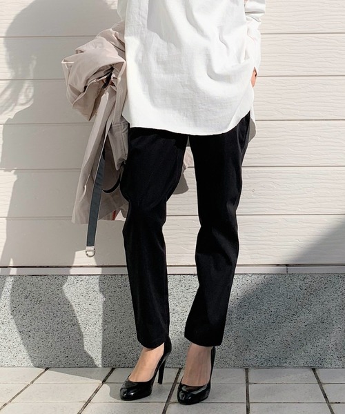 Q（キュー）の「ウォッシャブルツイルイージーパンツ（その他パンツ・レディース・ブラック/アイボリー/ライトオリーブ・MEDIUM）」の2枚目の写真