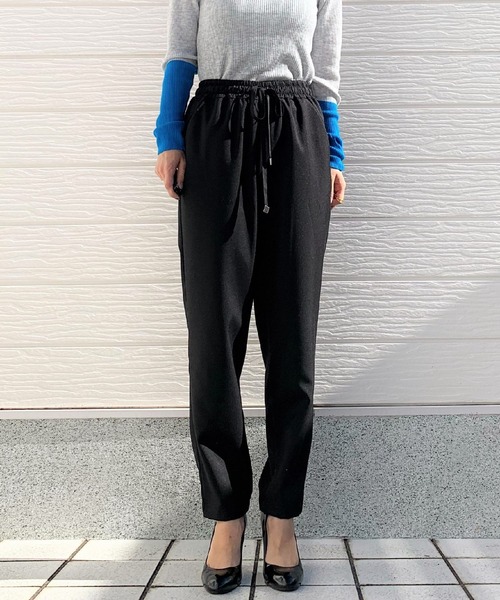 Q（キュー）の「ウォッシャブルツイルイージーパンツ（その他パンツ・レディース・ブラック/アイボリー/ライトオリーブ・MEDIUM）」の4枚目の写真