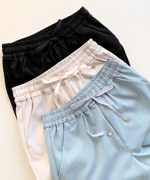 Q（キュー）の「ウォッシャブルツイルイージーパンツ（その他パンツ・レディース・ブラック/アイボリー/ライトオリーブ・MEDIUM）」の11枚目の写真