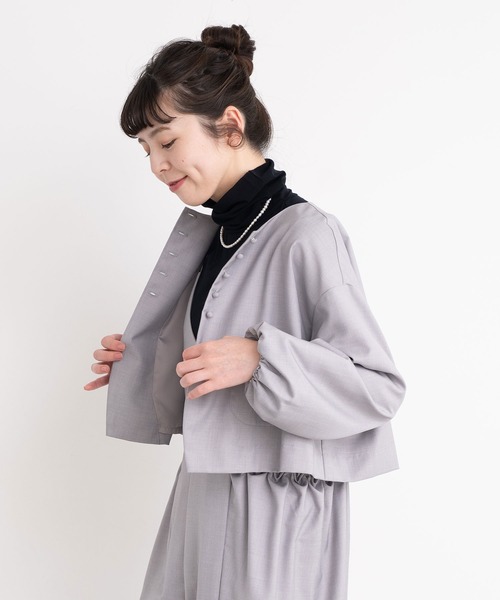 l'atelier du savon（アトリエドサボン）の「ちびころボタン　まるいお袖のジャケット（ノーカラージャケット・レディース・ブラック/グレー・FREE）」の3枚目の写真