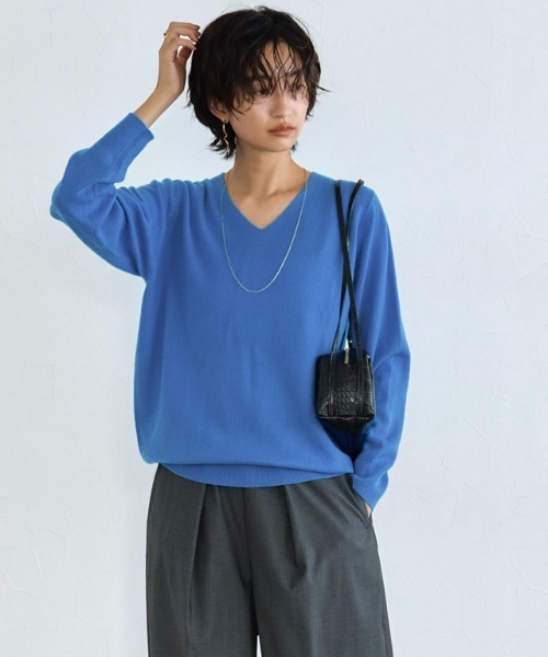 RASW（ラス）の「[RASW]カシミヤ100％Vネックニット（ニット/セーター・レディース・チャコールグレー/ブルーグリーン/ネイビー/ベージュ/キャメル/杢グレー/ブルー/グレー系その他2/ロイヤルブルー/ブラウン系/ベージュ系/アクア/ブラック/アイボリー・M/L）」の20枚目の写真
