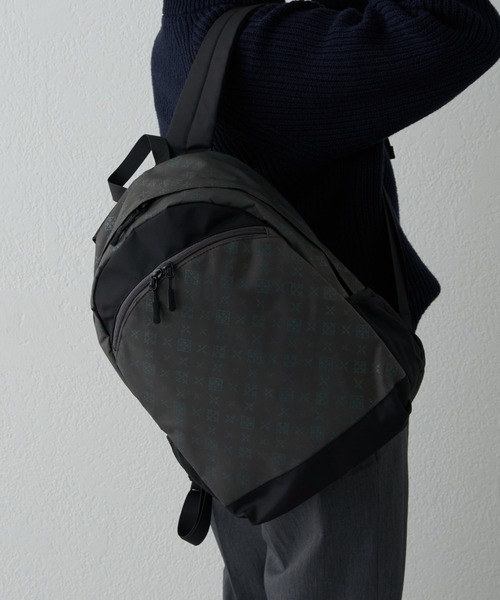 Daily russet（デイリー ラシット）の「【350gと軽量！】バイカラー リュックサック（バックパック/リュック・レディース・グレー/ブラック/カーキ/パープル・FREE）」の11枚目の写真