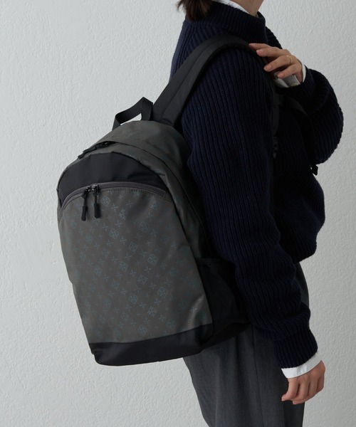 Daily russet（デイリー ラシット）の「【350gと軽量！】バイカラー リュックサック（バックパック/リュック・レディース・グレー/ブラック/カーキ/パープル・FREE）」の12枚目の写真