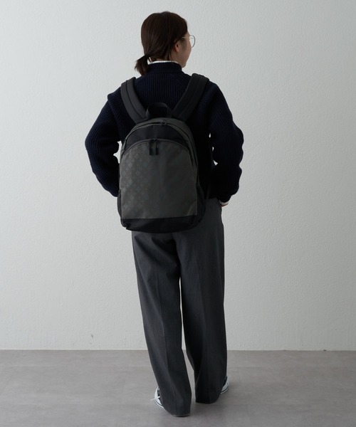 Daily russet（デイリー ラシット）の「【350gと軽量！】バイカラー リュックサック（バックパック/リュック・レディース・グレー/ブラック/カーキ/パープル・FREE）」の21枚目の写真