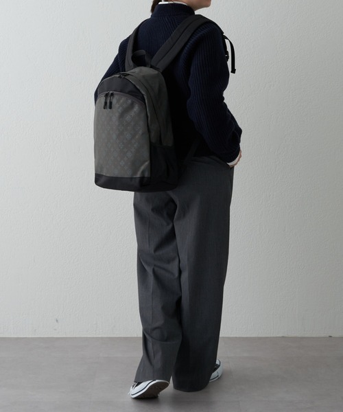 Daily russet（デイリー ラシット）の「【350gと軽量！】バイカラー リュックサック（バックパック/リュック・レディース・グレー/ブラック/カーキ/パープル・FREE）」の22枚目の写真
