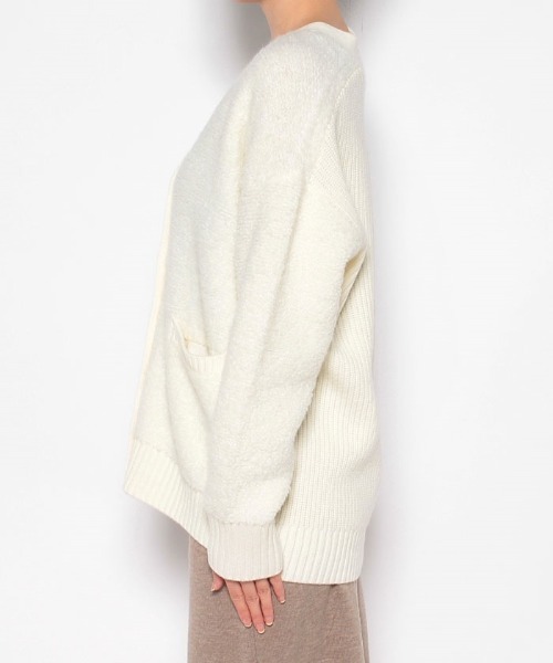 allureville（アルアバイル）の「ブークレーコンビカーディガン