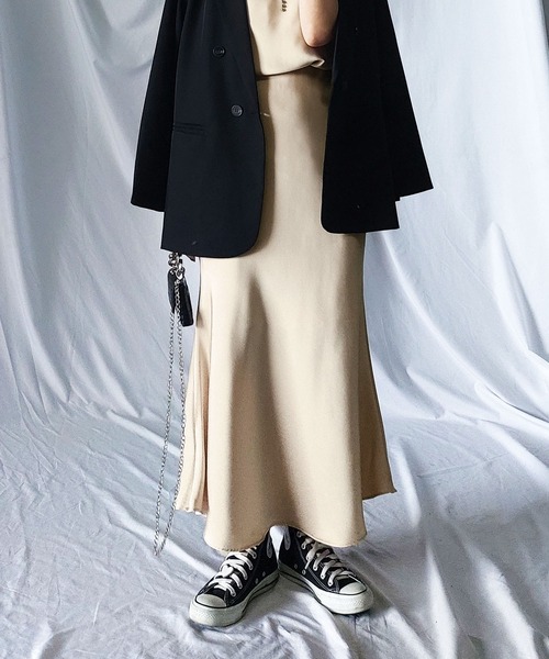 me+em select（ミームセレクト）の「※※【 セットアップ対応／裏地付 】シルキーグロスロングマーメイドスカート（スカート・レディース・ベージュ/アイボリー/ブラック/ブラウン系その他/グレー/グレイッシュブルー/ベージュ系その他/ブルー・FREE）」の5枚目の写真