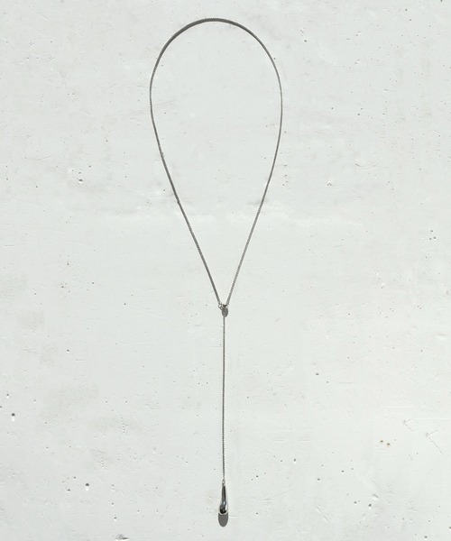 GOLDY(ゴールディ)の「"Y"シェイプ ニュアンス ドロップ ロング ネックレス(ネックレス・メンズ・シルバー/ゴールド/シルバー系その他/ゴールド系その他・FREE)」の1枚目の写真