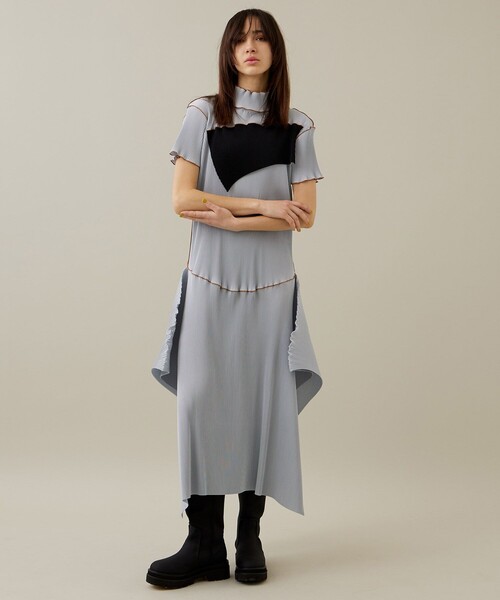 kotohayokozawa(コトハヨコザワ)の「【kotohayokozawa/コトハヨコザワ】ショートスリーブドレスハイネックタイプ(ワンピース・レディース・グレー/ブラック/ネイビー・FREE)」の2枚目の写真