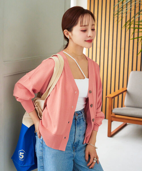 KOBE LETTUCE（コウベレタス）の「[ 田中亜希子さんコラボ ]ショート＆ロング丈 UVカットセミシアーニットカーディガン（カーディガン/ボレロ・レディース・ブラック/ブラウン/オフホワイト/ライトグリーン/ホワイト系/ブラック系/ブラウン系/ライトグリーン系/レッド系/レッド/グリーン系/ベージュ系/ミント/グレイッシュベージュ/ライトグレー/サーモンピンク/ピンク系/アイボリー系1/アイボリー系/グレー系/ブルー系/ブルー・SHORT/LONG）」の19枚目の写真