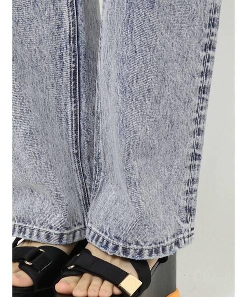 EVRIS(エヴリス)の「サイドダメージワイドデニムパンツ(デニムパンツ・レディース・パープル/ライトブルー/グリーン・SMALL/MEDIUM)」の14枚目の写真