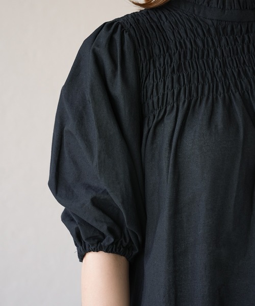 IAMUSE(アイアミューズ)の「リネンタッチ シャーリングパフスリーブワンピース S0908【IAMUSE】(ワンピース・レディース・ブラック・FREE)」の15枚目の写真