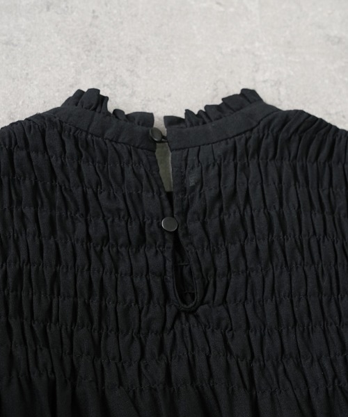 IAMUSE(アイアミューズ)の「リネンタッチ シャーリングパフスリーブワンピース S0908【IAMUSE】(ワンピース・レディース・ブラック・FREE)」の17枚目の写真
