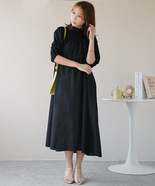 IAMUSE(アイアミューズ)の「リネンタッチ シャーリングパフスリーブワンピース S0908【IAMUSE】(ワンピース・レディース・ブラック・FREE)」の2枚目の写真
