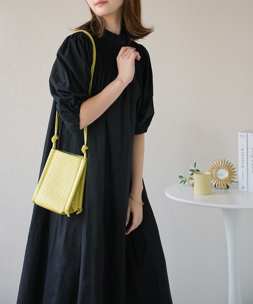IAMUSE(アイアミューズ)の「リネンタッチ シャーリングパフスリーブワンピース S0908【IAMUSE】(ワンピース・レディース・ブラック・FREE)」の6枚目の写真