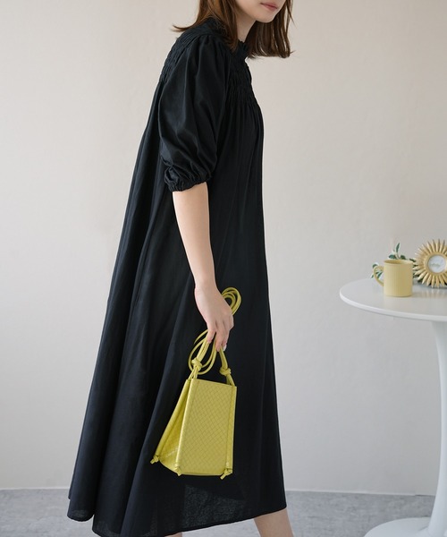 IAMUSE(アイアミューズ)の「リネンタッチ シャーリングパフスリーブワンピース S0908【IAMUSE】(ワンピース・レディース・ブラック・FREE)」の7枚目の写真