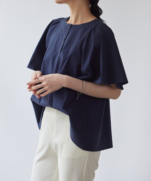 for/c(フォーシー)の「ボリューム袖ブラウス【サスティナブル】(シャツ/ブラウス・レディース・ライトベージュ/ネイビー・M/L)」の11枚目の写真