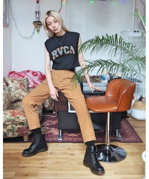 RVCA(ルーカ)の「RVCA レディース ARCHED RVCA TANKTOP タンクトップ【2023年夏モデル】/ルーカ(タンクトップ・レディース・ブラック/ホワイト/ブルー・MEDIUM/LARGE/SMALL)」の6枚目の写真