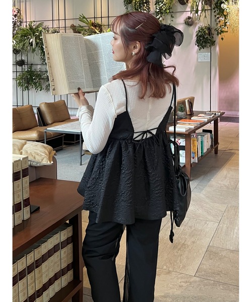 JUMELLE（ジュメロ）の「【着回し力抜群】ふくれジャガードトップ（シャツ/ブラウス・レディース・ブラック/ラベンダー・FREE）」の6枚目の写真