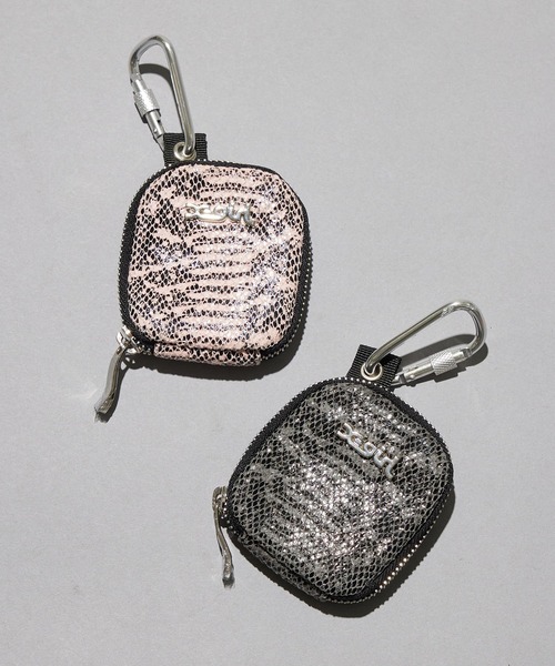 X-girl（エックスガール）の「FAUX PYTHON MULTI MINI CASE（その他小物・レディース・ブラック/ピンク・ONE SIZE）」の5枚目の写真