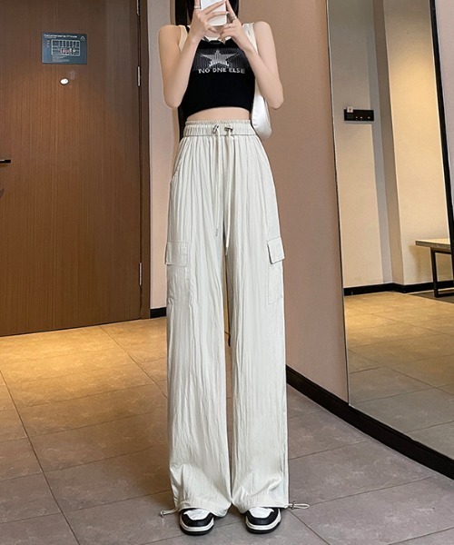 deux amour（ドゥーザムール）の「麻風カーゴリラックスパンツ（カーゴパンツ・レディース・ブラック/ブラウン/アイボリー・FREE）」の6枚目の写真