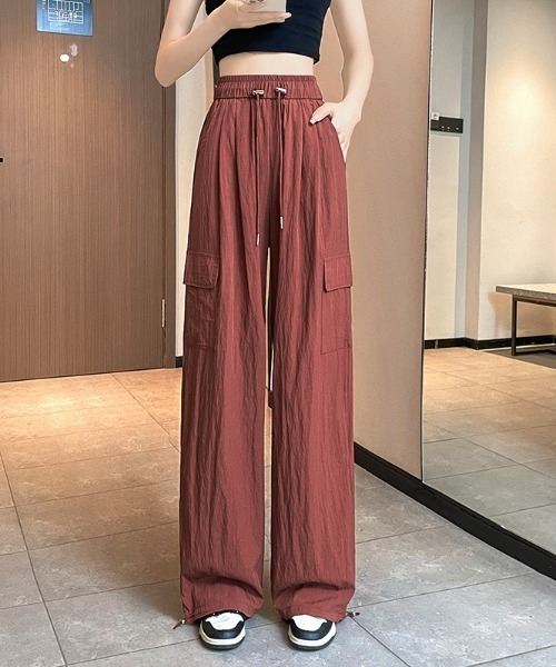 deux amour（ドゥーザムール）の「麻風カーゴリラックスパンツ（カーゴパンツ・レディース・ブラック/ブラウン/アイボリー・FREE）」の4枚目の写真