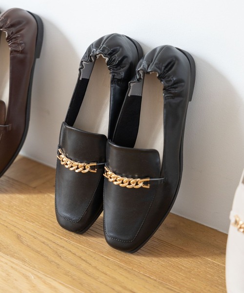 LAKOLE(ラコレ)の「【卒入式/オケージョンにも】チェーンギャザーローファー / 963969(ローファー・レディース・ブラック/ブラウン/グレイッシュベージュ/ブラック系・SMALL/MEDIUM/LARGE)」の11枚目の写真