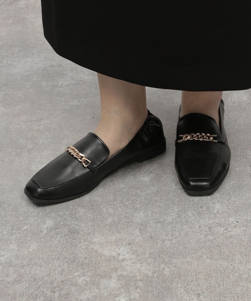 LAKOLE(ラコレ)の「【卒入式/オケージョンにも】チェーンギャザーローファー / 963969(ローファー・レディース・ブラック/ブラウン/グレイッシュベージュ/ブラック系・SMALL/MEDIUM/LARGE)」の16枚目の写真