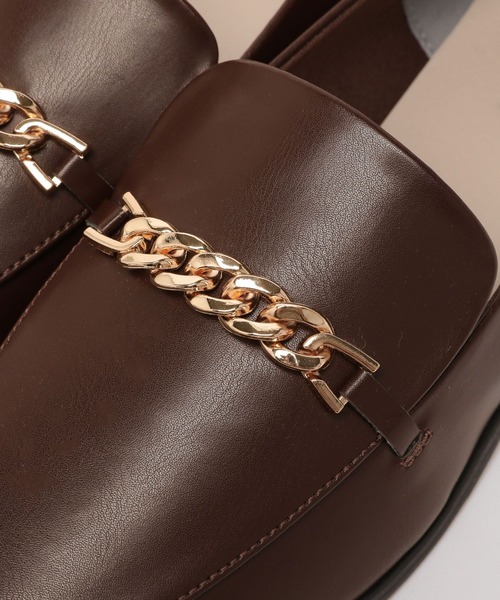 LAKOLE(ラコレ)の「【卒入式/オケージョンにも】チェーンギャザーローファー / 963969(ローファー・レディース・ブラック/ブラウン/グレイッシュベージュ/ブラック系・SMALL/MEDIUM/LARGE)」の6枚目の写真