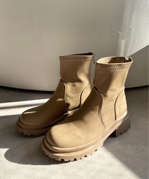 トラックソールブーツ