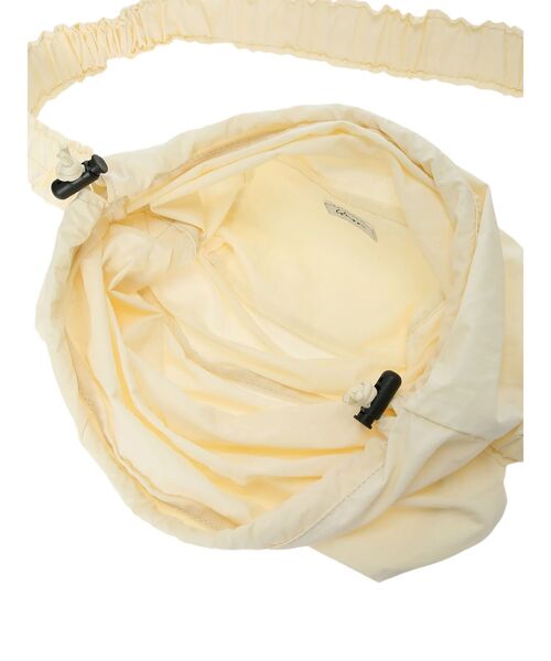 Green　Parks（グリーンパークス）の「・QUON　ドロストワンショルダーバッグ（ショルダーバッグ・レディース・ブラック/アイボリー/ブルー/レッド/グリーン・FREE）」の11枚目の写真