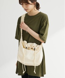 ・QUON　ドロストワンショルダーバッグ