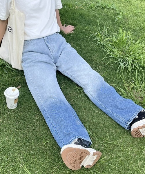 RENOL(レノル)の「韓国ファッション RENOL レノル gradation denim pants グラデーション デニムパンツ ジーンズパンツ ストレートパンツ デニムライトブルー(デニムパンツ・メンズ・ブルー・L/M)」の1枚目の写真
