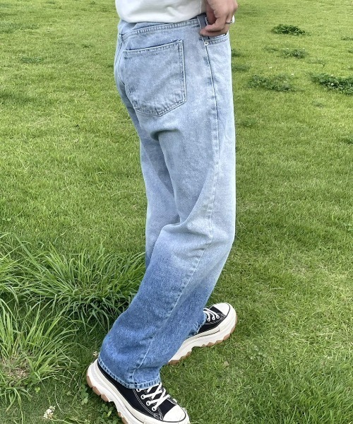 RENOL(レノル)の「韓国ファッション RENOL レノル gradation denim pants グラデーション デニムパンツ ジーンズパンツ ストレートパンツ デニムライトブルー(デニムパンツ・メンズ・ブルー・L/M)」の5枚目の写真