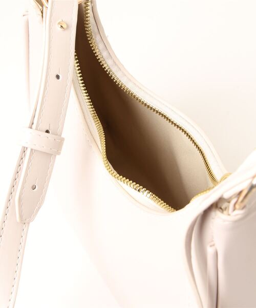 florist(フローリスト)の「【2WAY】レザータッチホーボーハンドバッグ(ハンドバッグ・レディース・オフホワイト/ブラック/ピンクベージュ/ブラウン・FREE)」の19枚目の写真