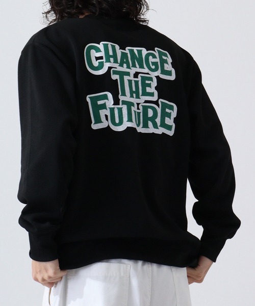 FUNALIVE（ファンアライブ）の「Printed brushed sweatshirt / プリント裏起毛スウェットトレーナー unisex（スウェット・メンズ・ダークグレー/ベージュ/ブラック系/ヘザーチャコール/グレー系/チャコール/グリーン系/グレイッシュベージュ/杢グレー/グレー系2/グレー系1/グリーン/ベージュ系/オートミール/アイボリー/ブラック系2/ブラック系1/ブラック・L/XL/M）」の3枚目の写真