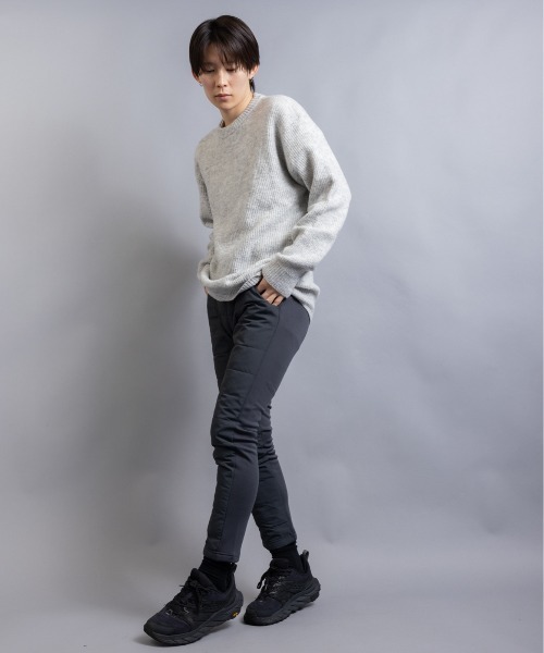 En serio TOKYO(エンソリオトーキョー)の「フラッフィーヤーン 片畦編み クルーネック ニット(ニット/セーター・メンズ・ライトグレー/ネイビー/ブラウン/ブラック・L/M)」の9枚目の写真