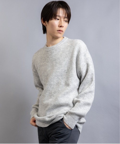 En serio TOKYO(エンソリオトーキョー)の「フラッフィーヤーン 片畦編み クルーネック ニット(ニット/セーター・メンズ・ライトグレー/ネイビー/ブラウン/ブラック・L/M)」の10枚目の写真