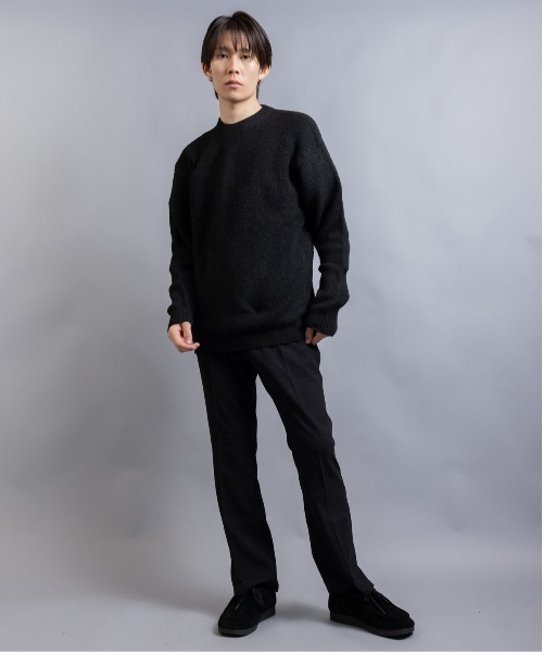 En serio TOKYO(エンソリオトーキョー)の「フラッフィーヤーン 片畦編み クルーネック ニット(ニット/セーター・メンズ・ライトグレー/ネイビー/ブラウン/ブラック・L/M)」の5枚目の写真