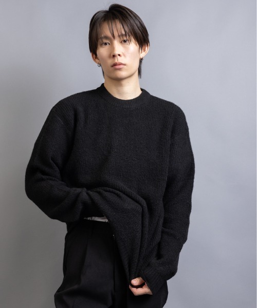 En serio TOKYO(エンソリオトーキョー)の「フラッフィーヤーン 片畦編み クルーネック ニット(ニット/セーター・メンズ・ライトグレー/ネイビー/ブラウン/ブラック・L/M)」の7枚目の写真