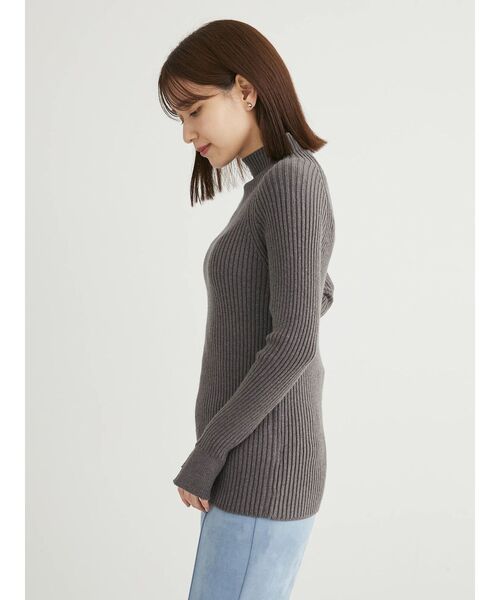 Petit fleur(プチフルール)の「・Petit Fleur ボトルネックリブニット(ニット/セーター・レディース・ブラック/ブルー/ピンク/オフホワイト/チャコールグレー/ライトベージュ・FREE)」の22枚目の写真