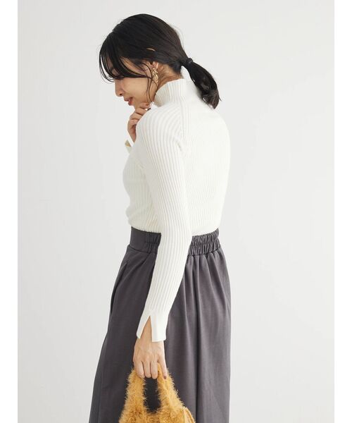 Petit fleur(プチフルール)の「・Petit Fleur ボトルネックリブニット(ニット/セーター・レディース・ブラック/ブルー/ピンク/オフホワイト/チャコールグレー/ライトベージュ・FREE)」の11枚目の写真