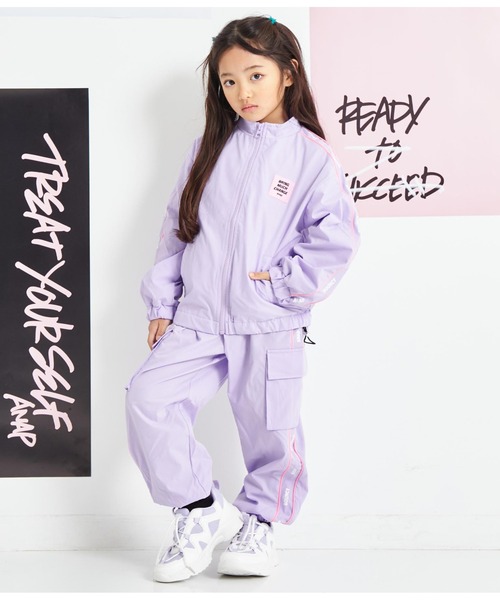 ANAP kids（アナップキッズ）の「パイピングラインウィンドブレーカー（ブルゾン・キッズ・ブラック/ラベンダー・110cm/120cm/130cm/100cm）」の12枚目の写真