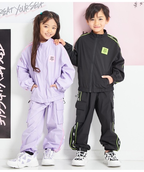 ANAP kids（アナップキッズ）の「パイピングラインウィンドブレーカー（ブルゾン・キッズ・ブラック/ラベンダー・110cm/120cm/130cm/100cm）」の4枚目の写真