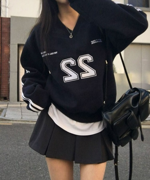 BEIDELLI（ベイデリー）の「[BELLIDE MADE] トラックVネックオーバーフィットトレーナー（スウェット・レディース・ネイビー/グレー/オートミール/ホワイト系・FREE）」の5枚目の写真