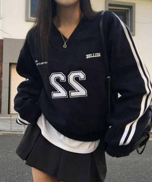 BEIDELLI（ベイデリー）の「[BELLIDE MADE] トラックVネックオーバーフィットトレーナー（スウェット・レディース・ネイビー/グレー/オートミール/ホワイト系・FREE）」の18枚目の写真