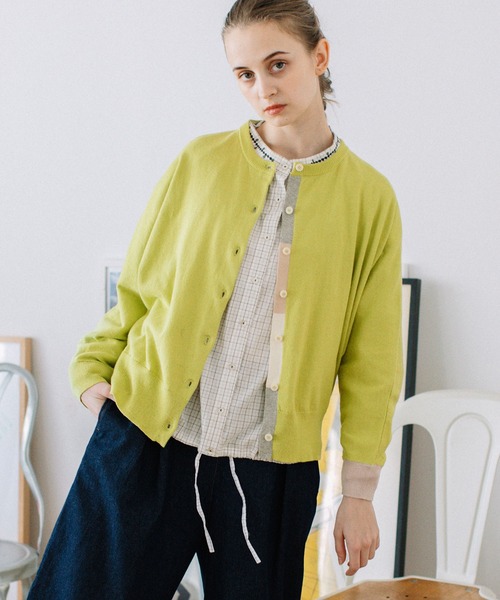 POU DOU DOU（プードゥドゥ）の「下前立て配色ドルマンカーディガン（ニット/セーター・レディース・ライトグリーン/レッド/ブラック/アイボリー/ブルー・3）」の13枚目の写真