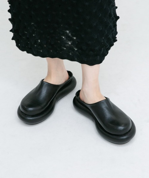KBF（ケイビーエフ）の「ボリュームソールクロッグ（その他シューズ・レディース・アイボリー/ブラック・38/37）」の9枚目の写真
